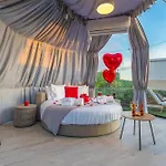 Experiencia Burbuja Con Jacuzzi Privado, Piscina Y Vistas Al Mar